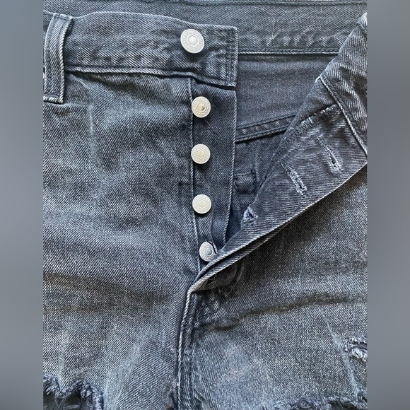 Revolve Levi’s 501 Size 32 black destroyed fray hem denim jeans shorts - Picture 10 of 16